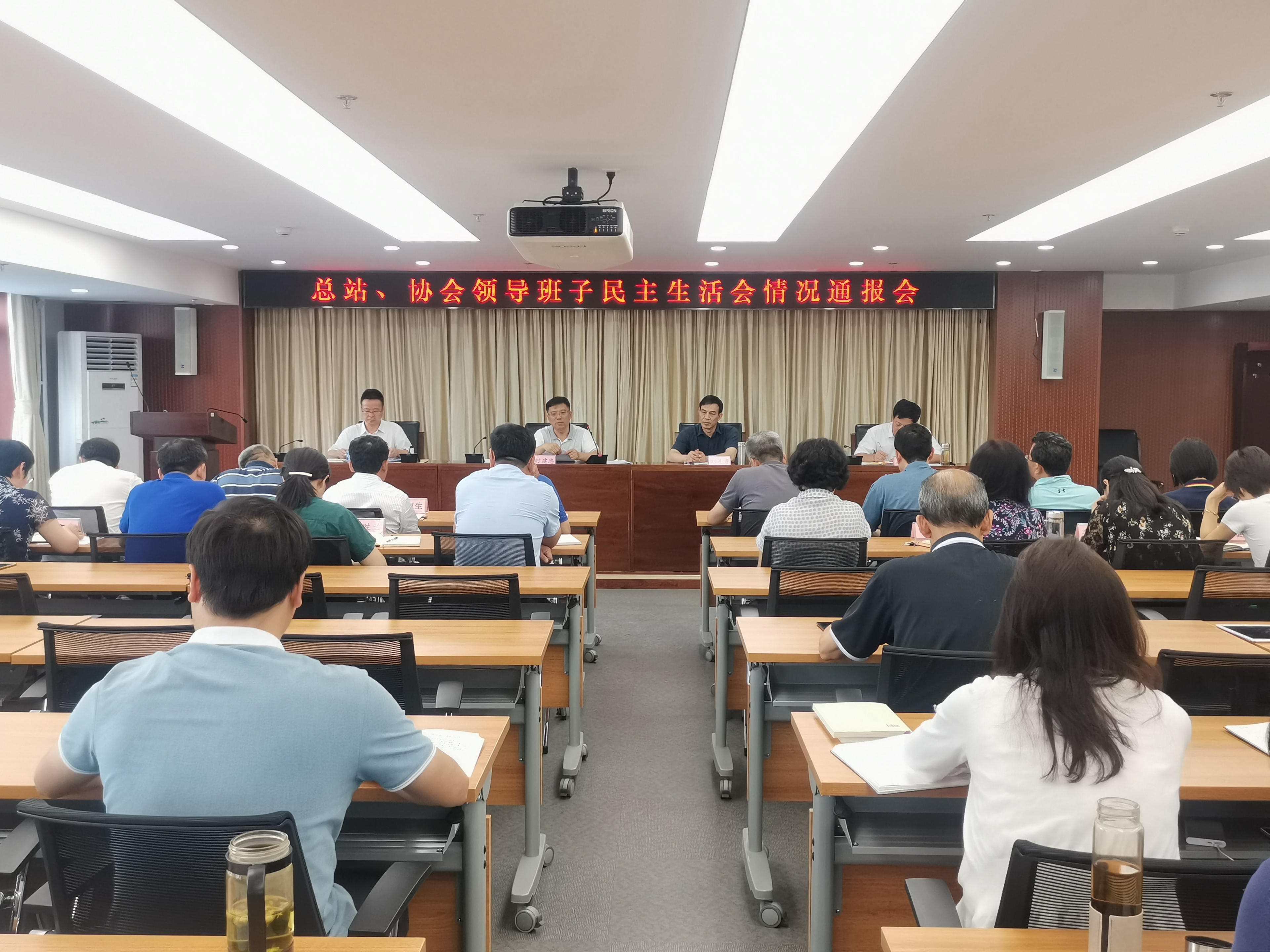 摩纳哥内部会议纪要流出:今晚豪取连胜,欧冠使命明确,医务组通报恢复的简单介绍 摩纳哥内部会议纪要流出:今晚豪取连胜,欧冠使命明确,医务组通报恢复的简单介绍